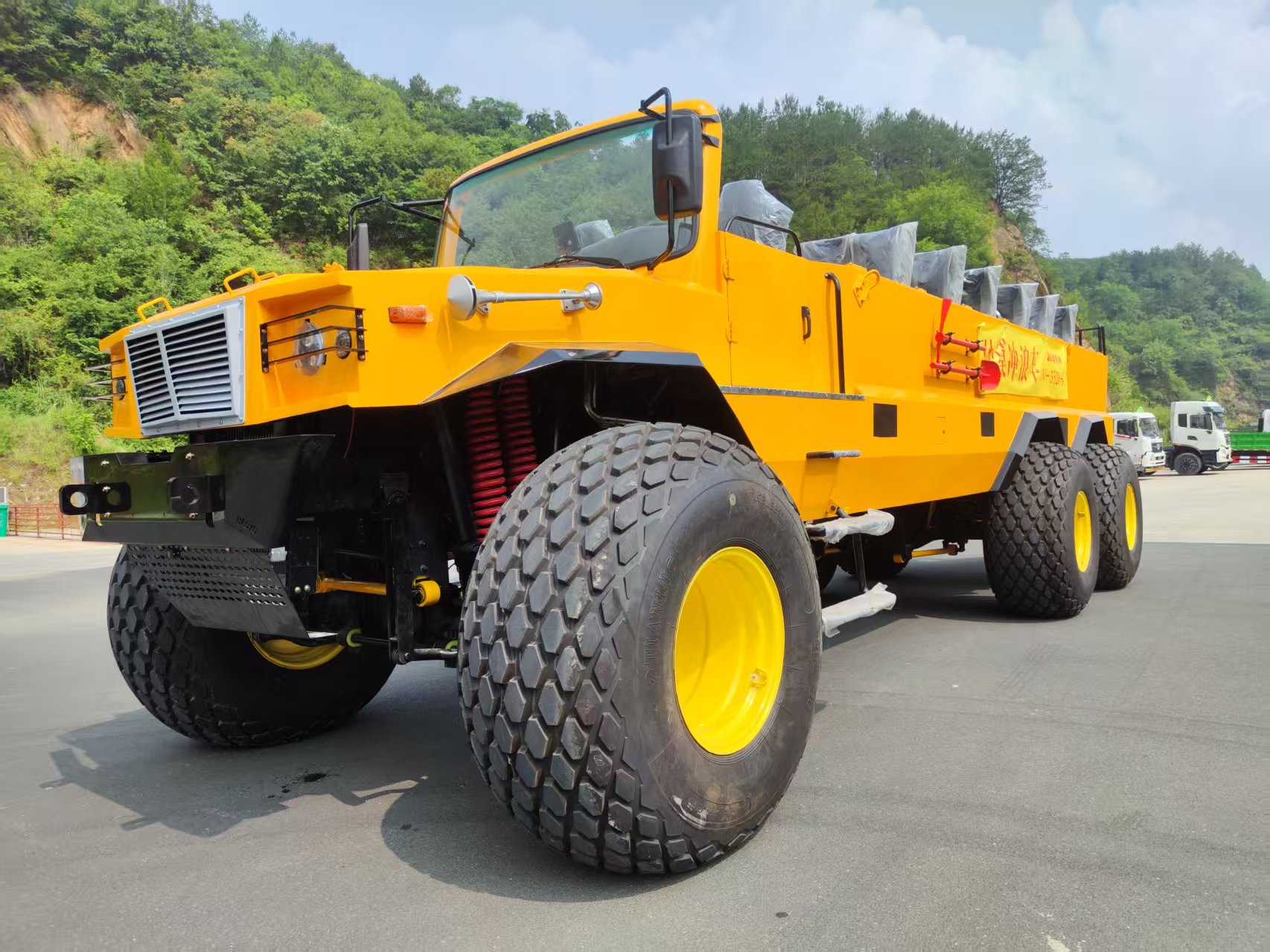 六驱破沙，逐光向大漠——沙漠探险专属座驾